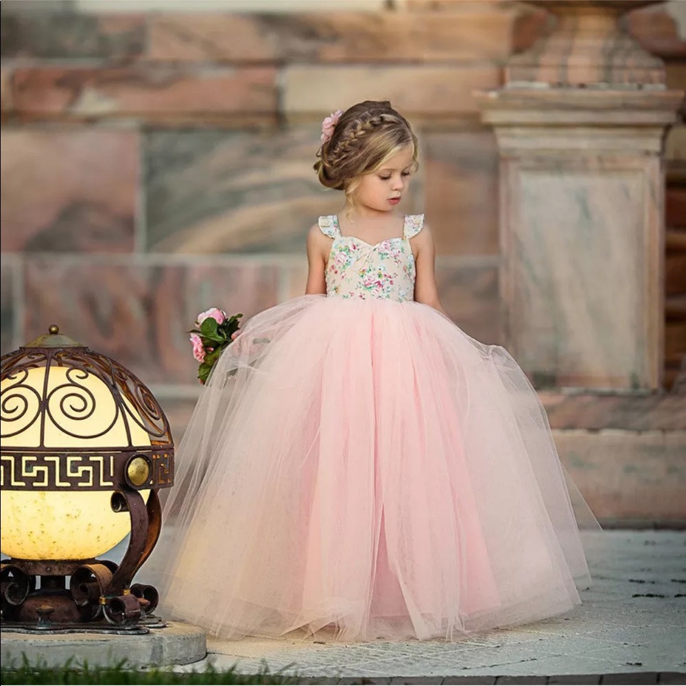 NWT Beautiful tulle bottom dress - Picture 6 of 8